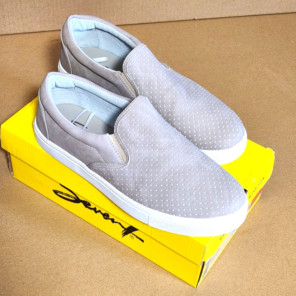 Brand new Seven7 Shoes